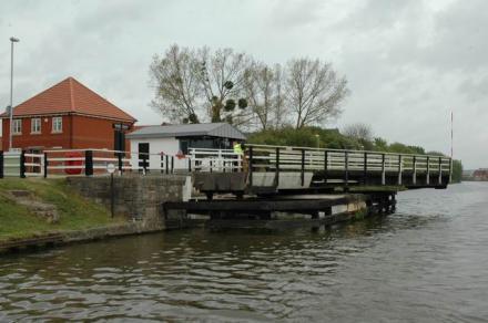 Hempsted Bridge — Gazetteer – CanalPlanAC [cached Sun Oct 30 18:29