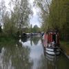 The 48 hour visitor moorings are on the left, 14 day towpath moorings on the right. by Mike and Ethel Cummins – 14 October 2015